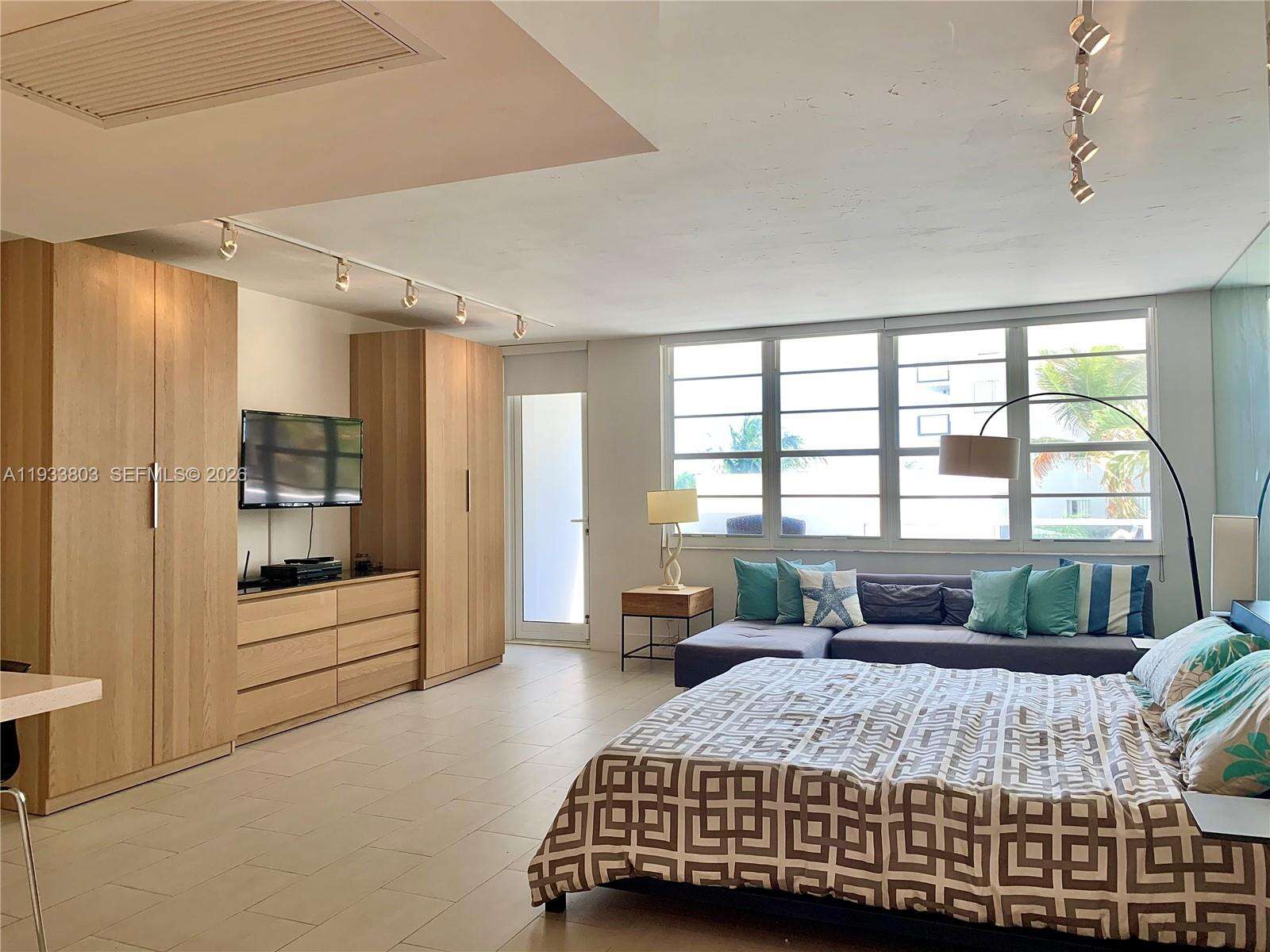 Decoplage Unit #440 | Picture 9