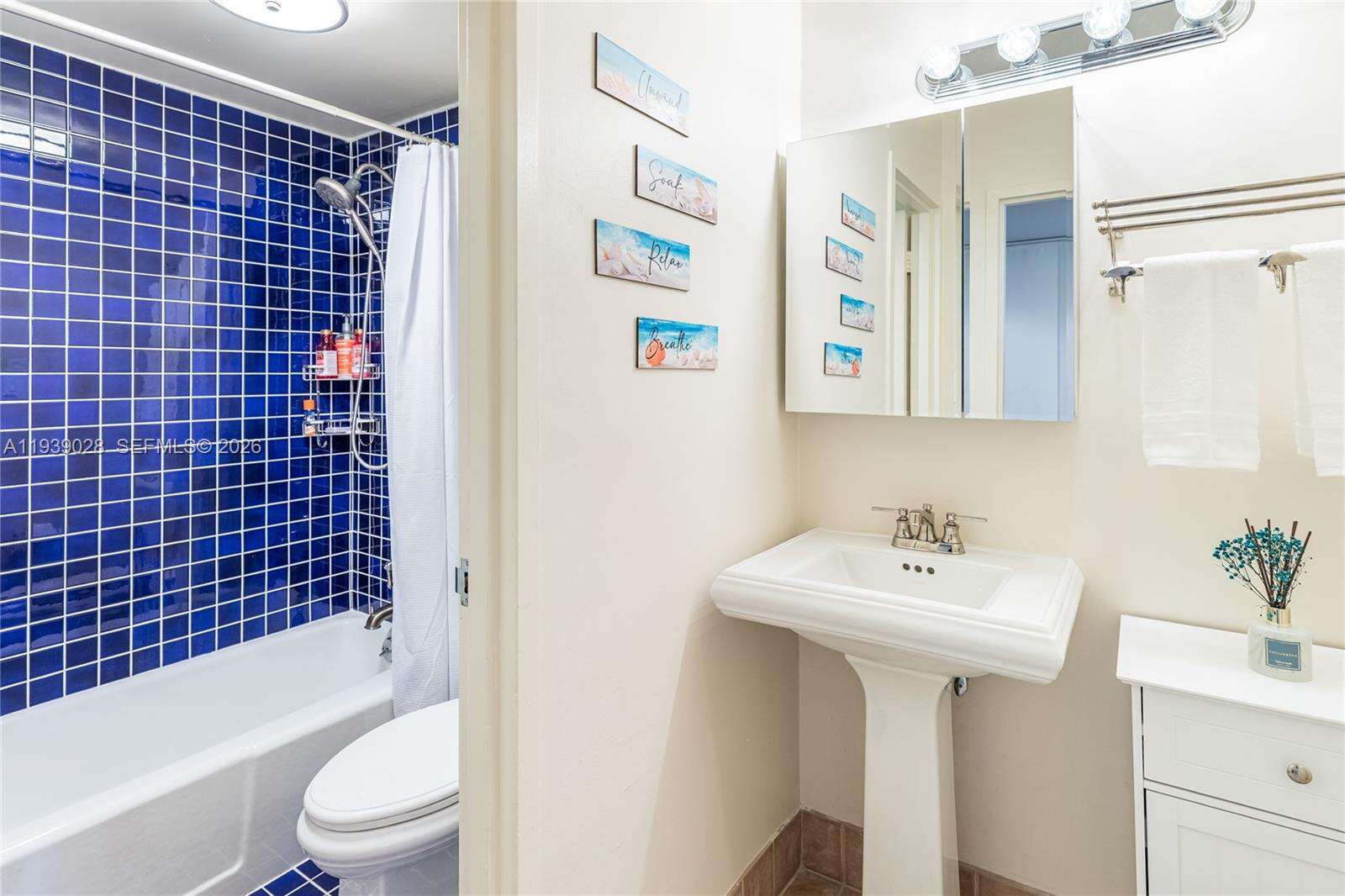 Decoplage Unit #431 | Picture 24