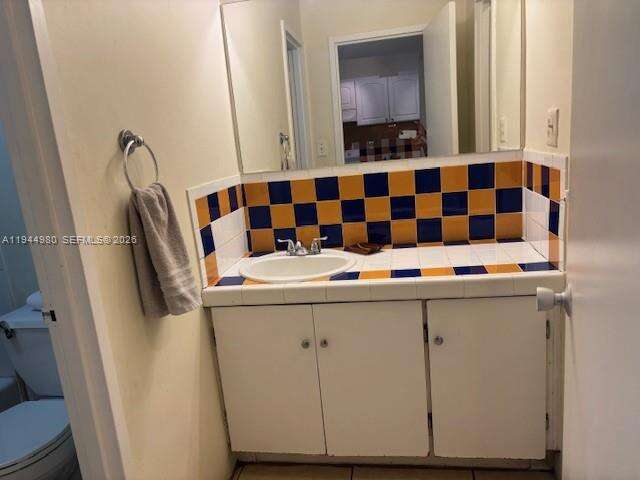 Decoplage Unit #512 | Picture 12