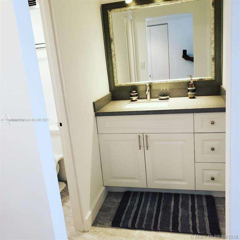Decoplage Unit #707 | Picture 7