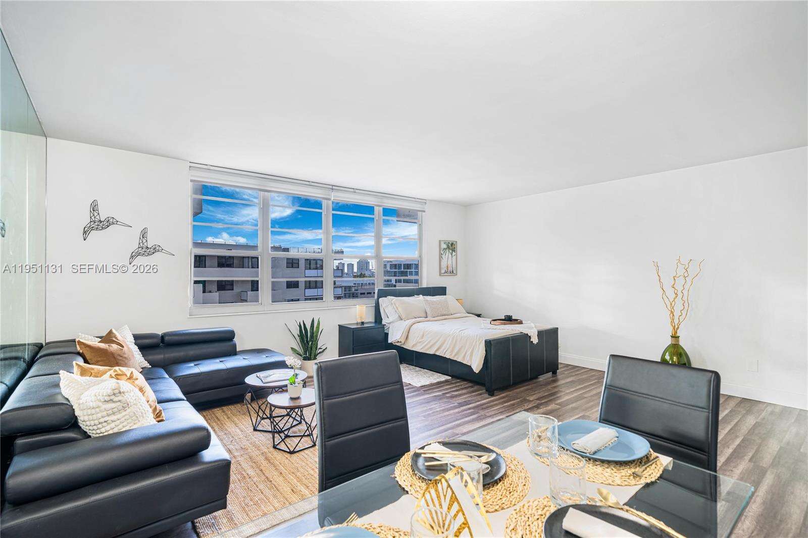 Decoplage Unit #901 | Picture 1