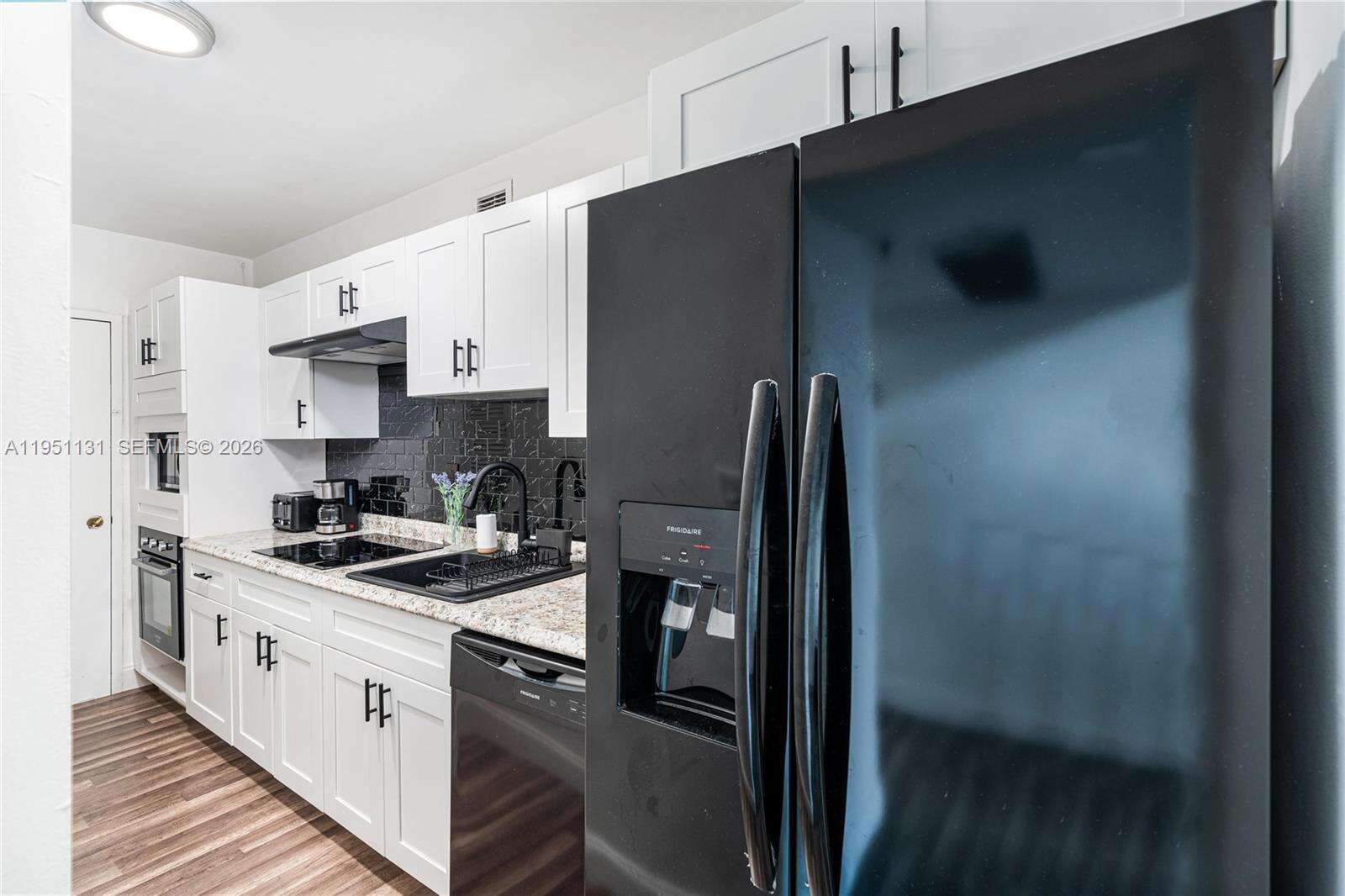 Decoplage Unit #901 | Picture 13