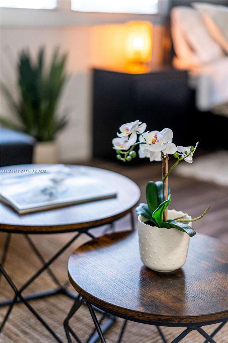 Decoplage Unit #901 | Picture 16