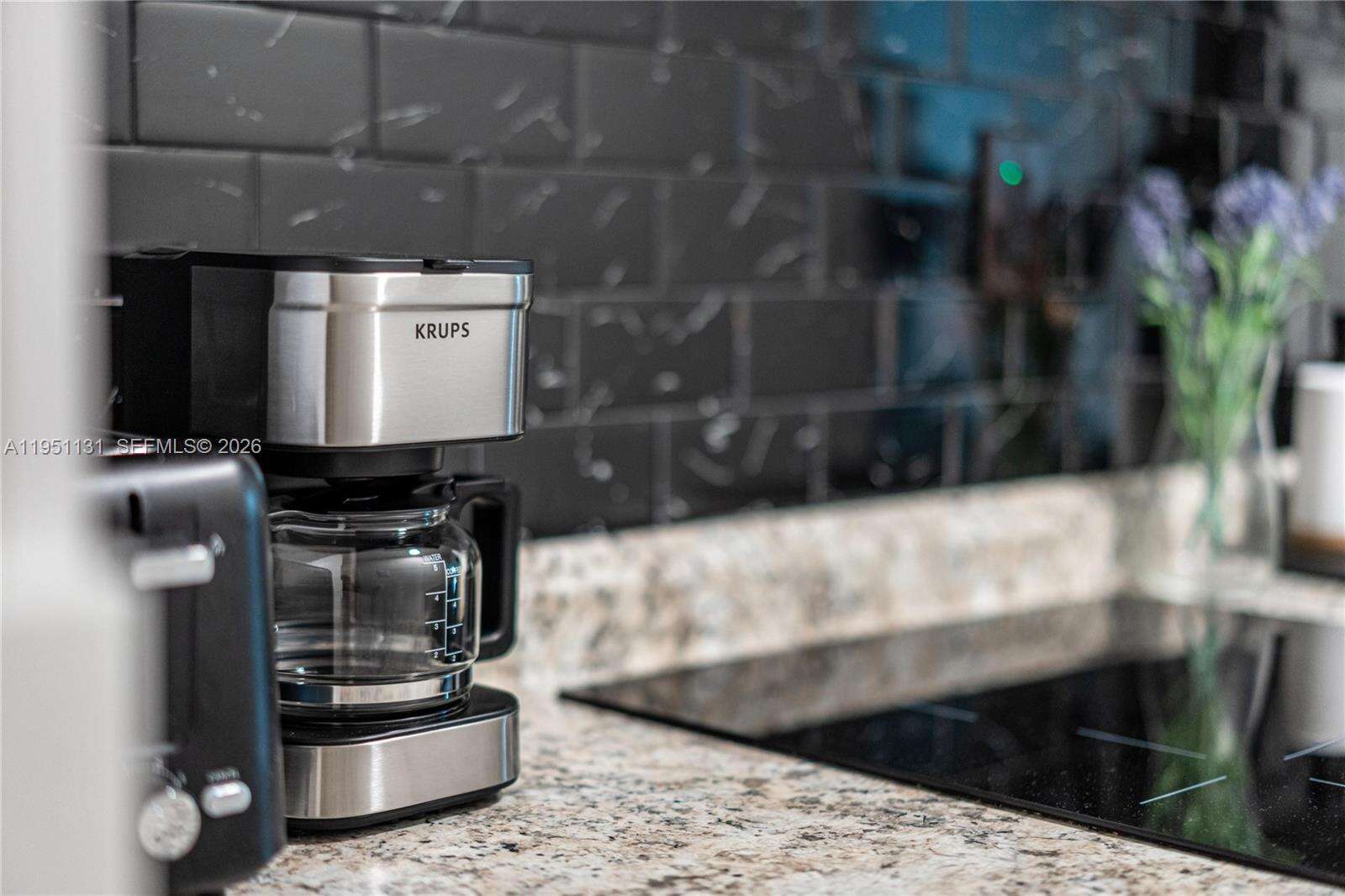 Decoplage Unit #901 | Picture 21