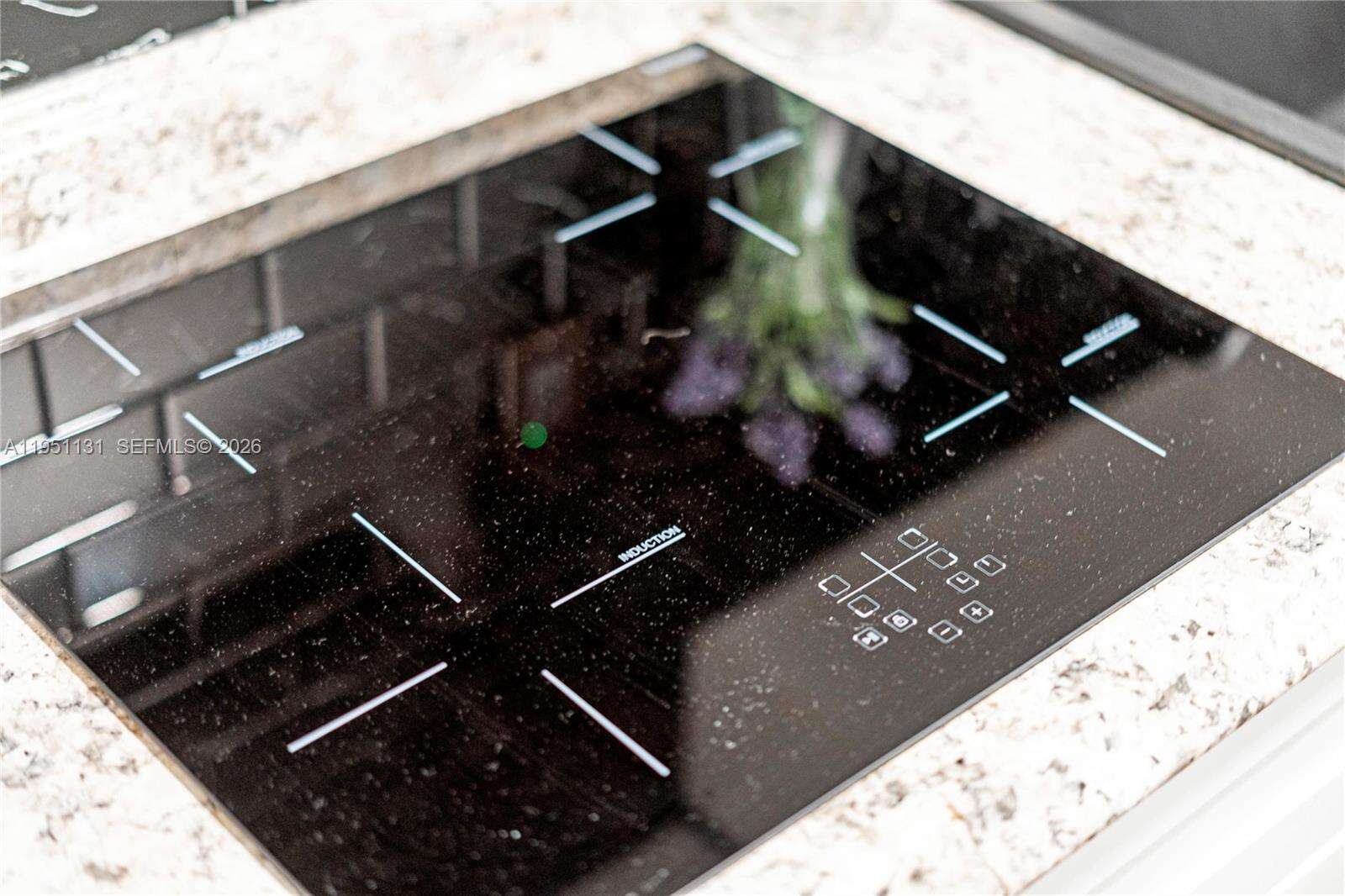 Decoplage Unit #901 | Picture 22