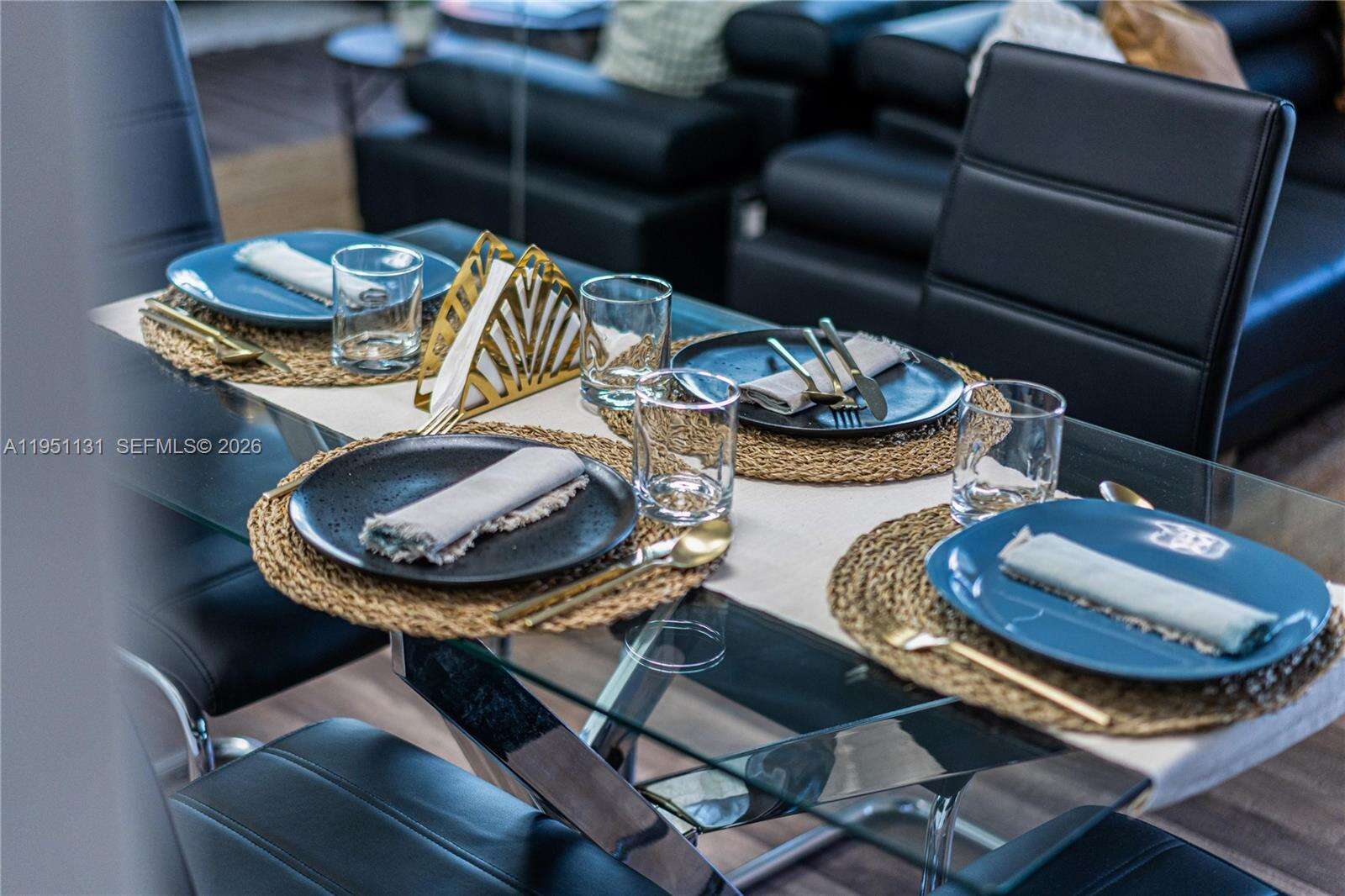 Decoplage Unit #901 | Picture 25