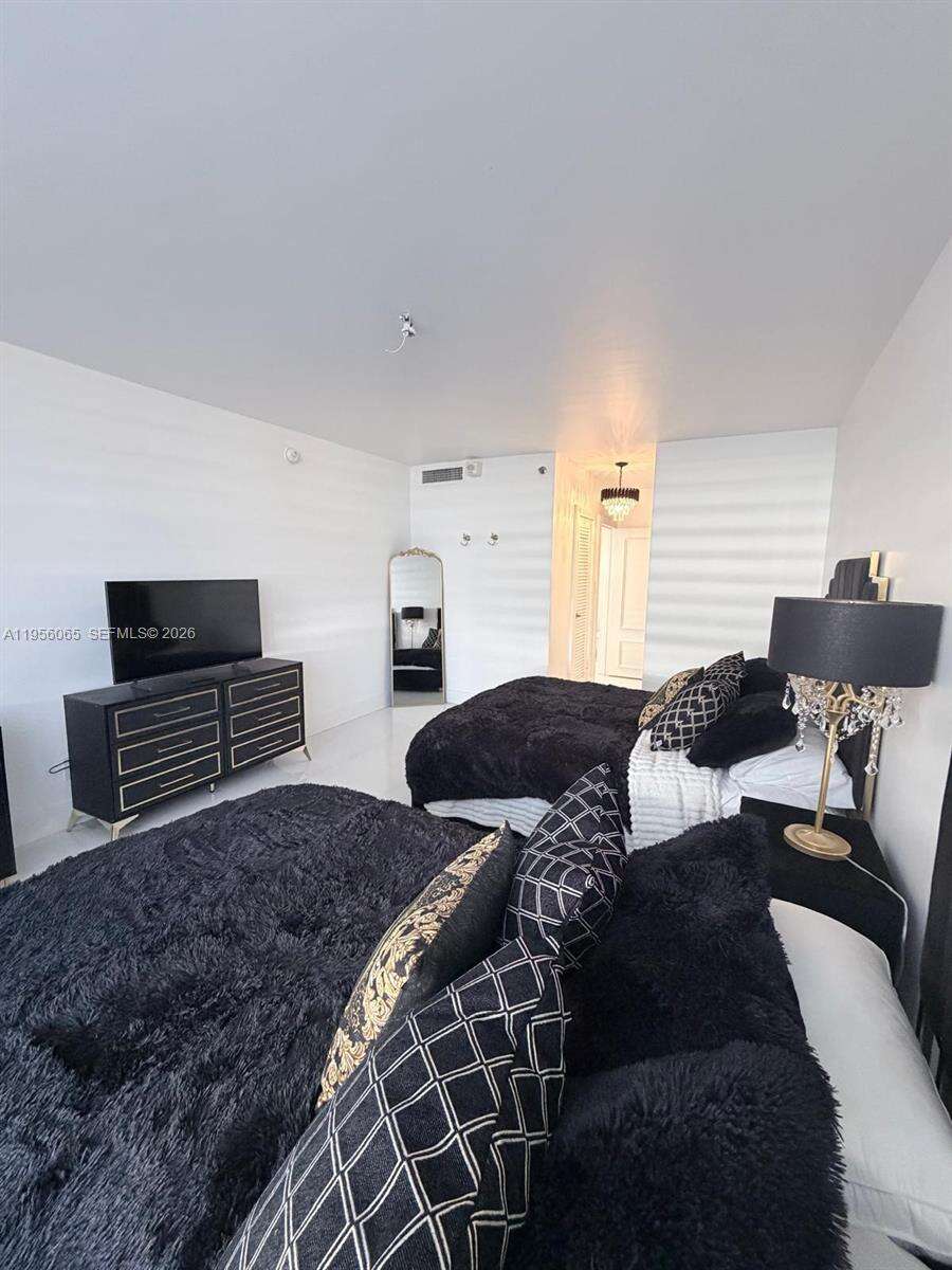 Decoplage Unit #408 | Picture 7