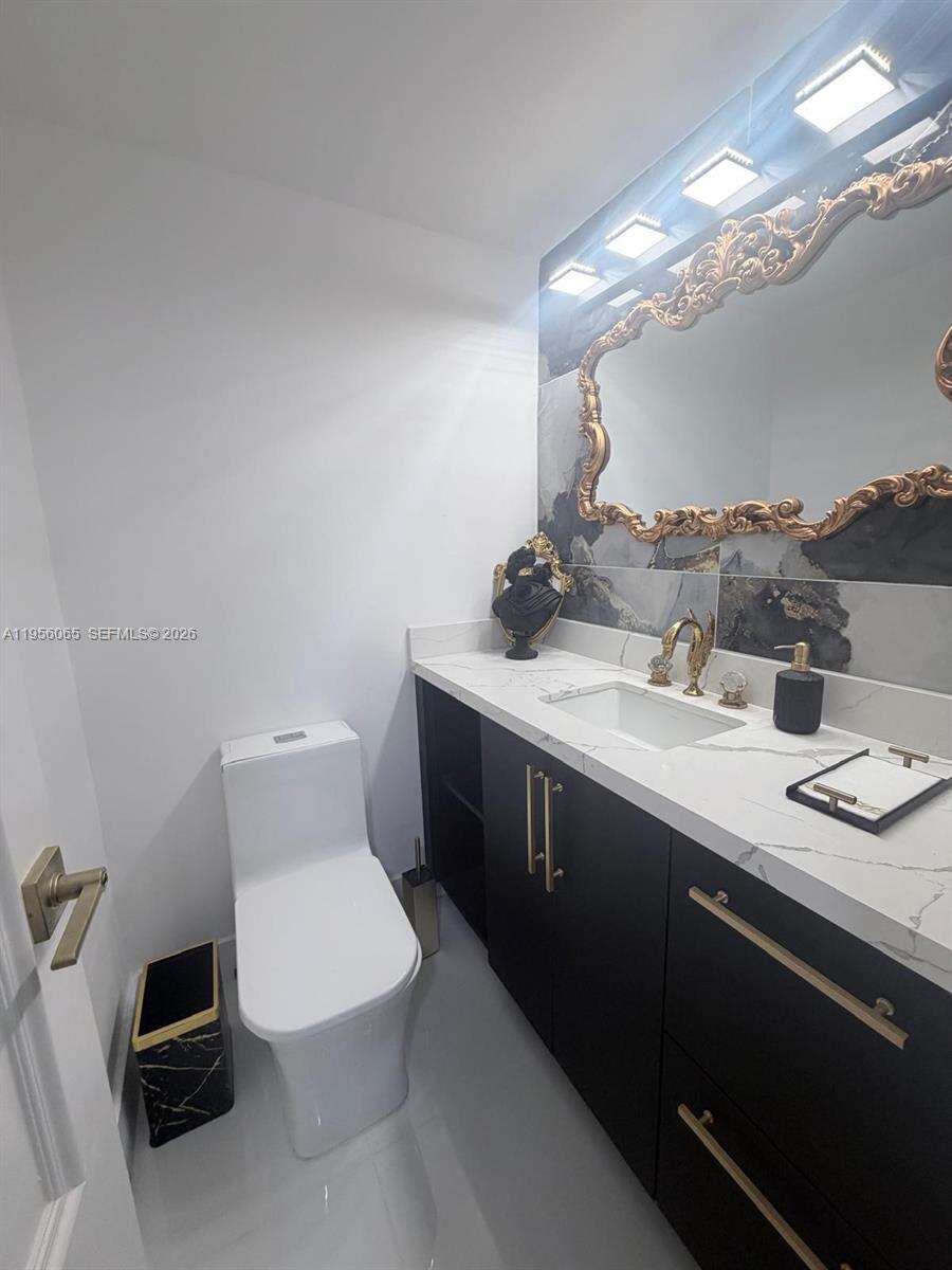 Decoplage Unit #408 | Picture 9