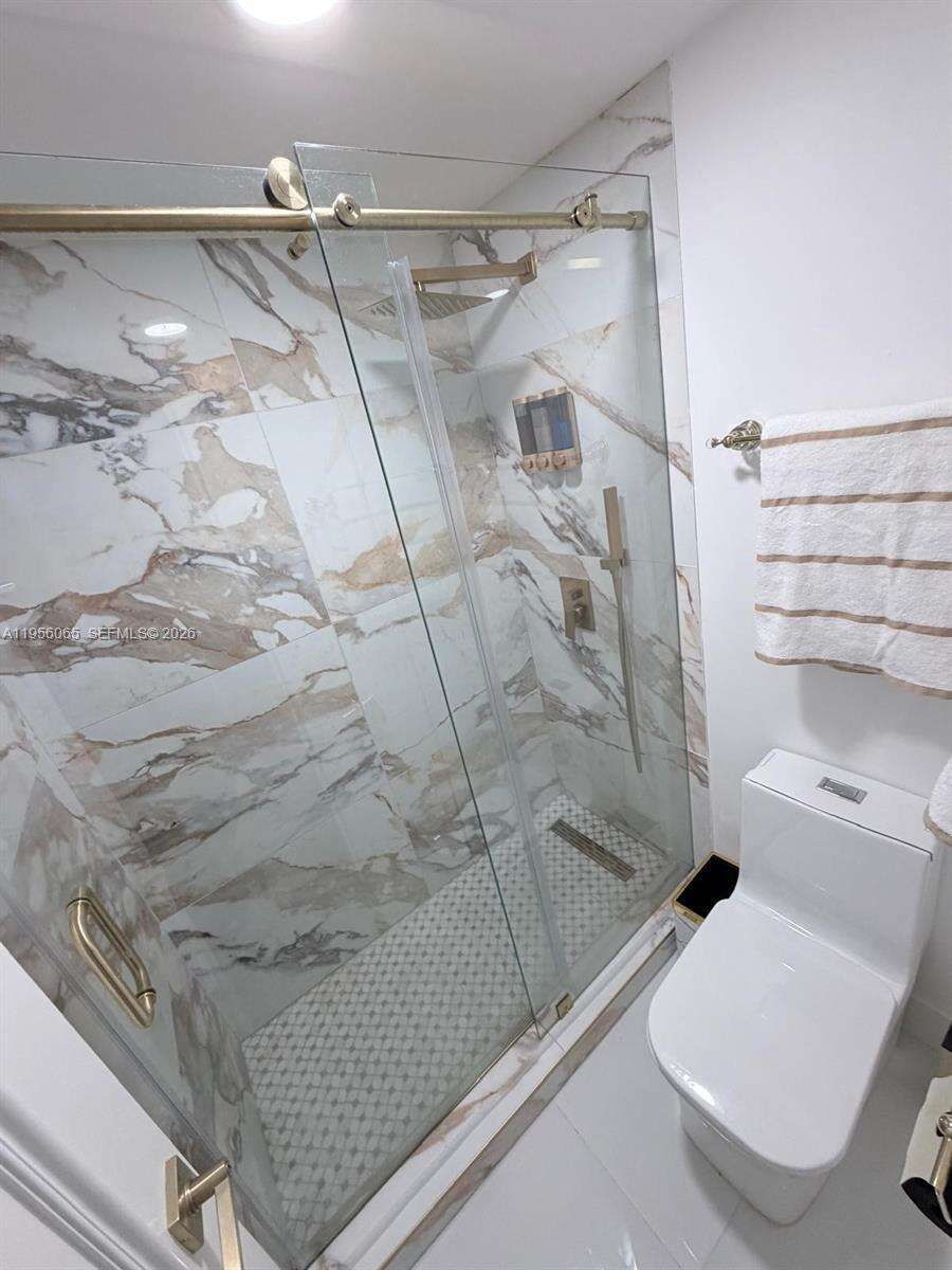 Decoplage Unit #408 | Picture 10