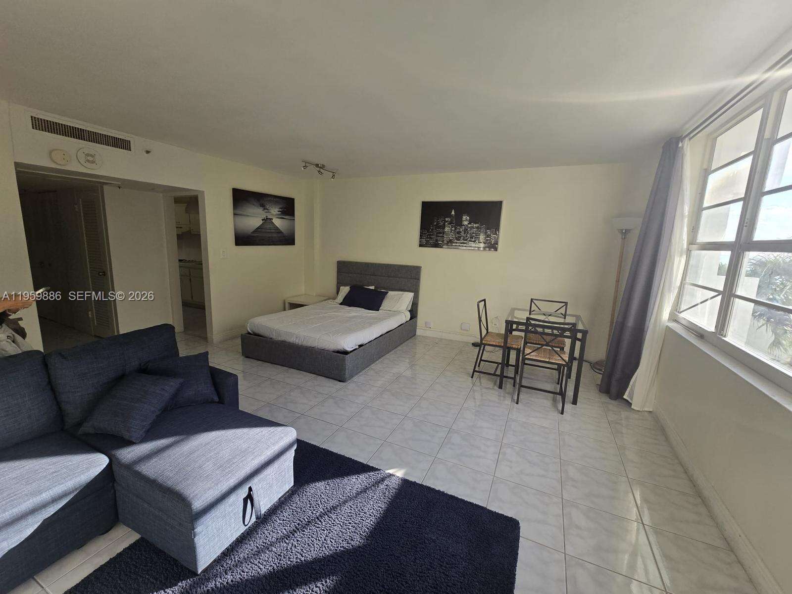 Decoplage Unit #532 | Picture 3