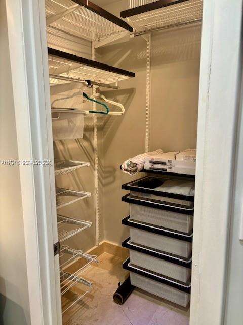 Decoplage Unit #823 | Picture 12