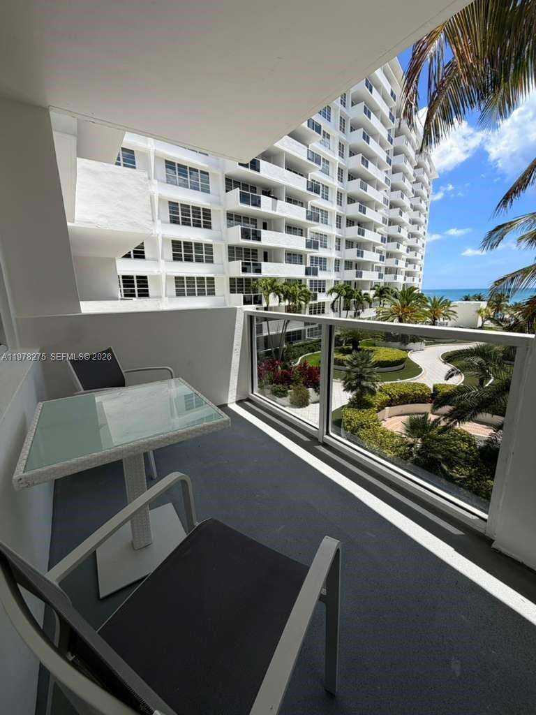 Decoplage Unit #521 | Picture 13