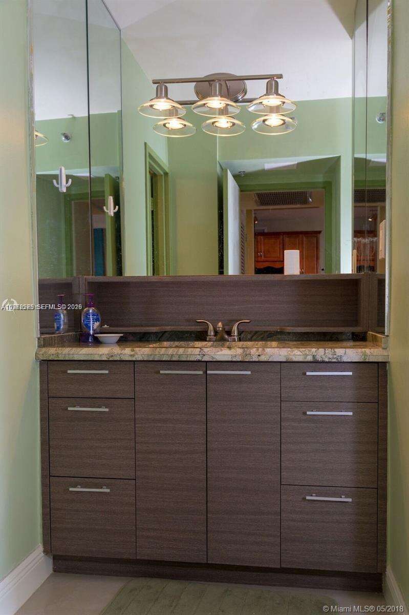 Decoplage Unit #521 | Picture 6