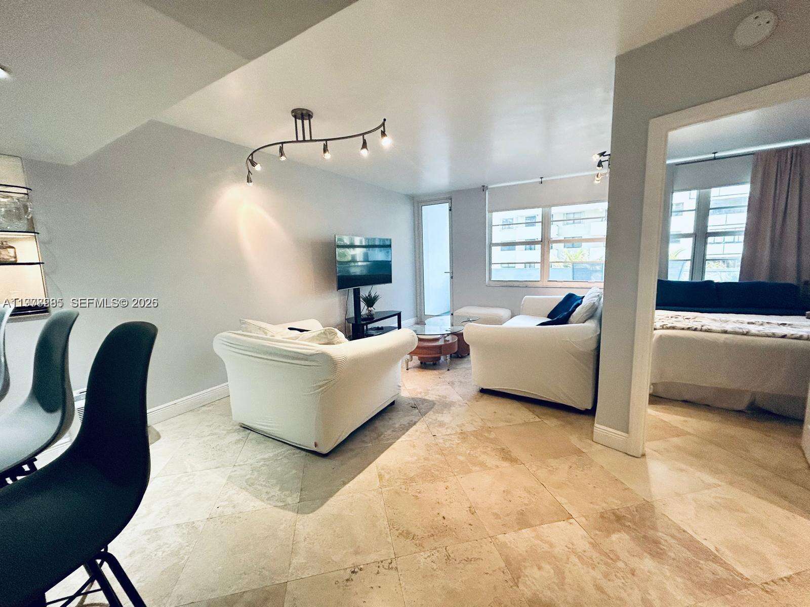 Decoplage Unit #728 | Picture 7