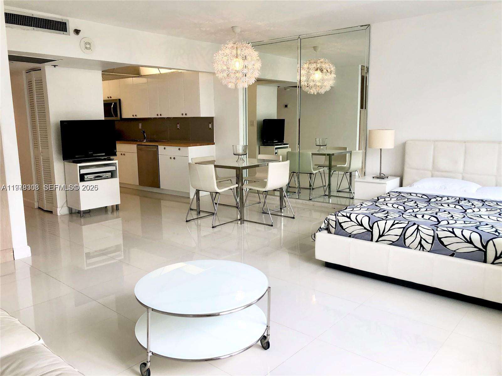 Decoplage Unit #524 | Picture 4