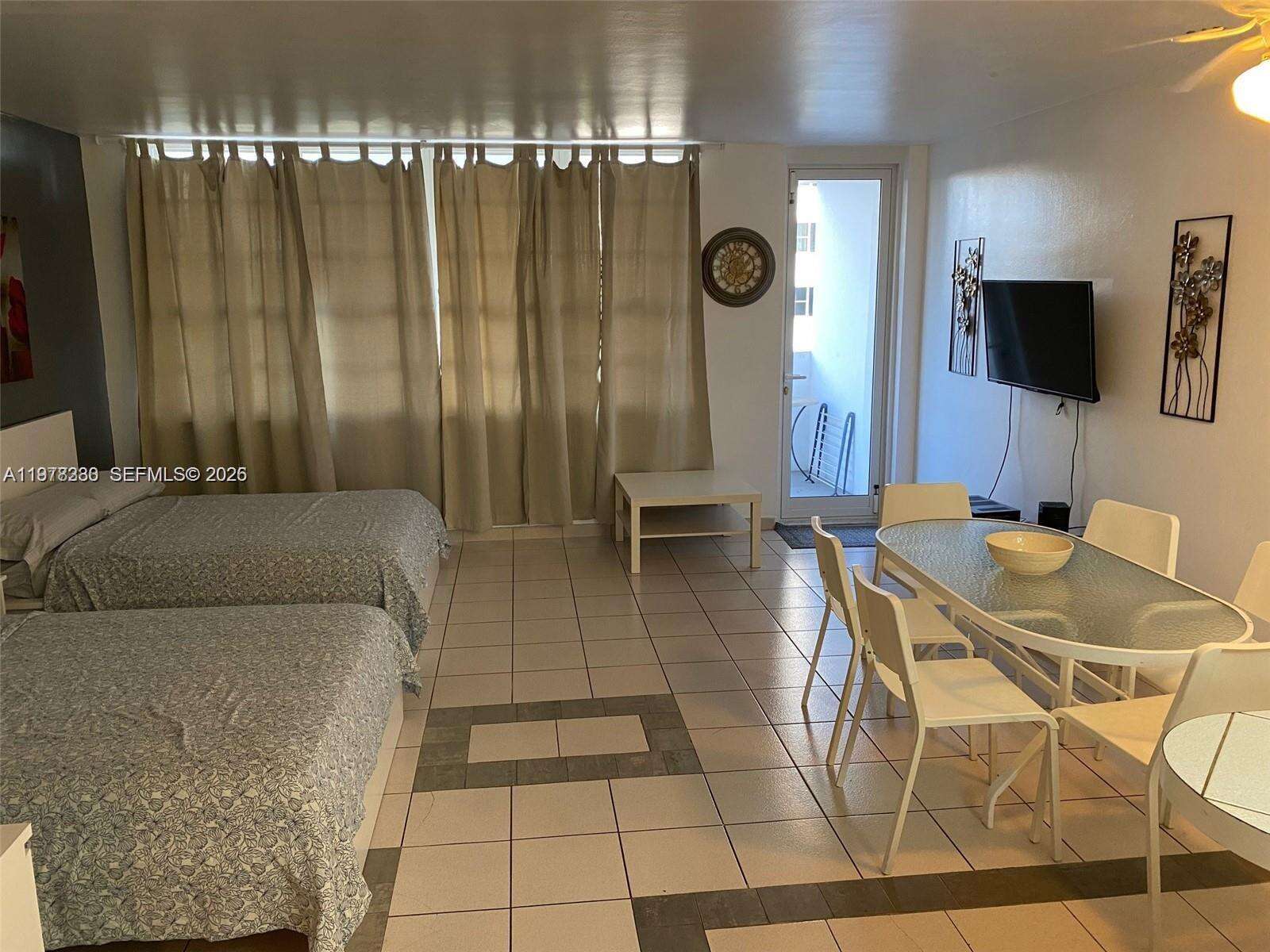 Decoplage Unit #304 | Picture 1