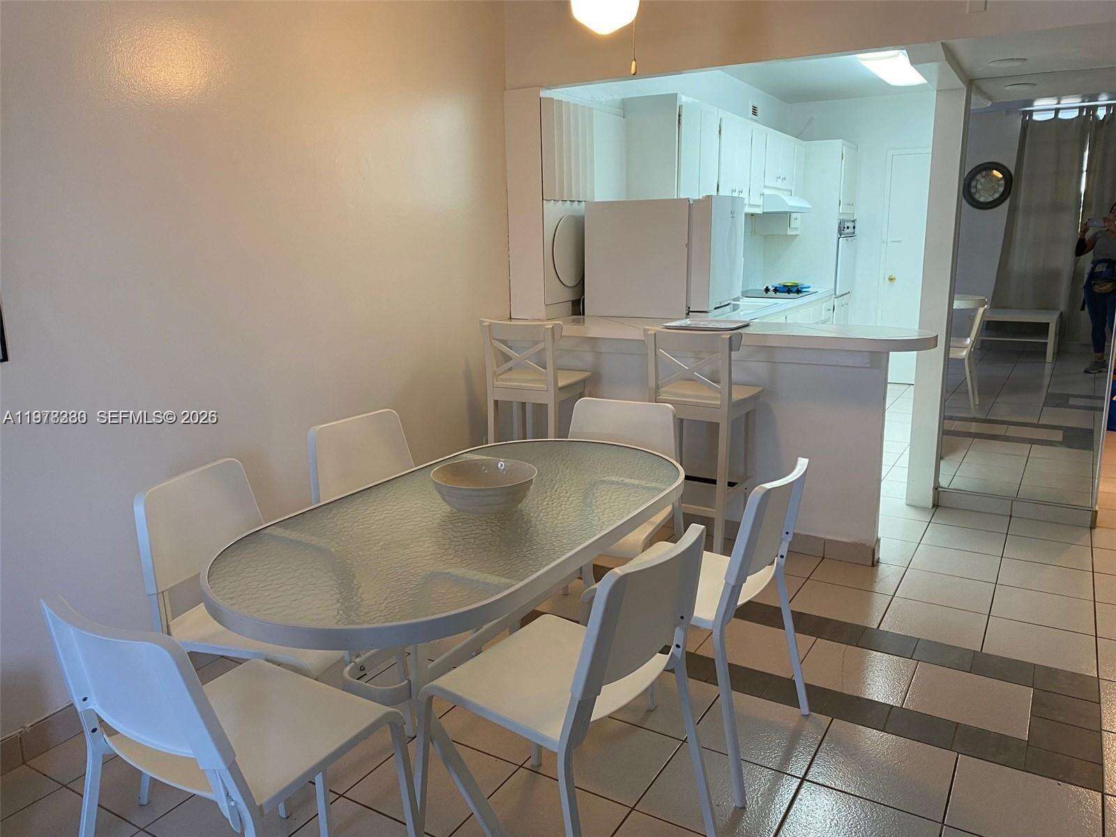 Decoplage Unit #304 | Picture 11