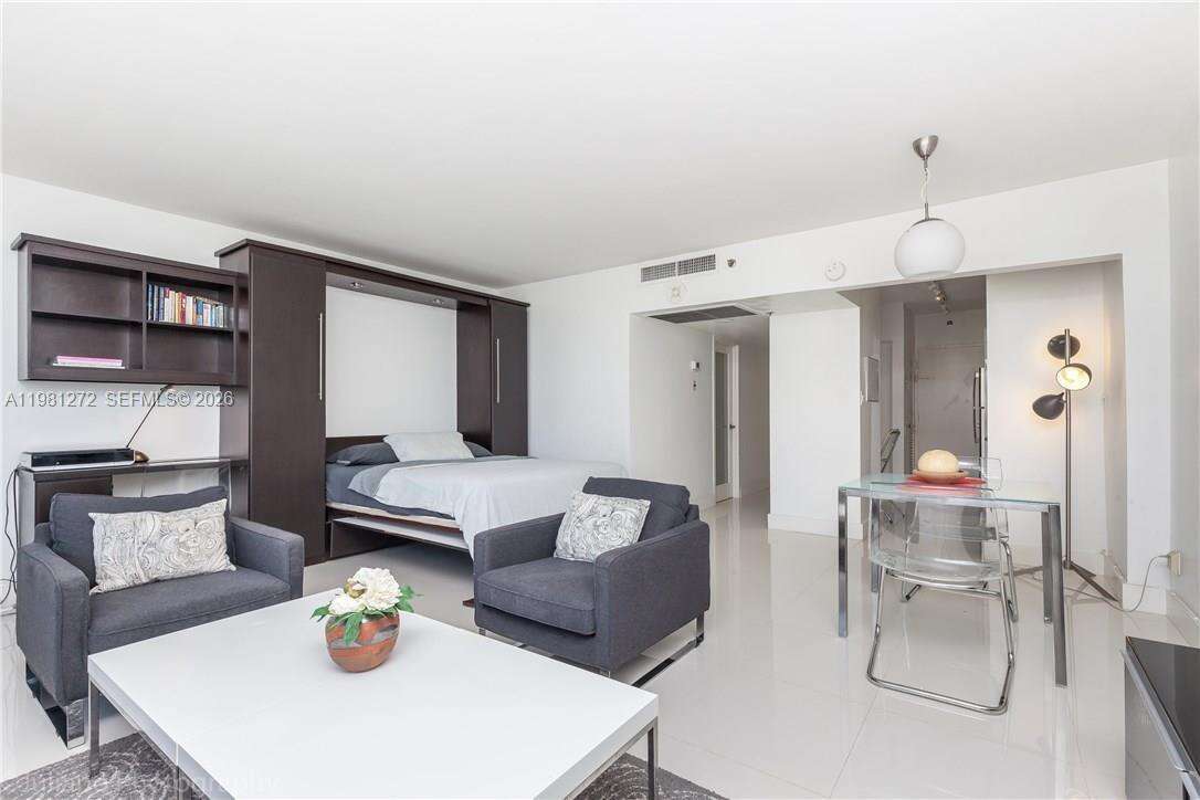 Decoplage Unit #806 | Picture 11