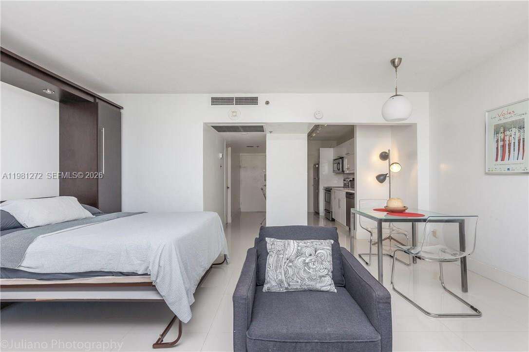 Decoplage Unit #806 | Picture 12