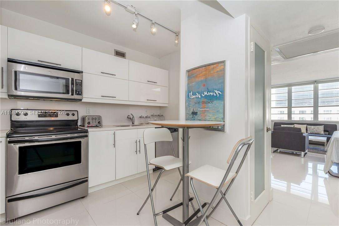 Decoplage Unit #806 | Picture 7