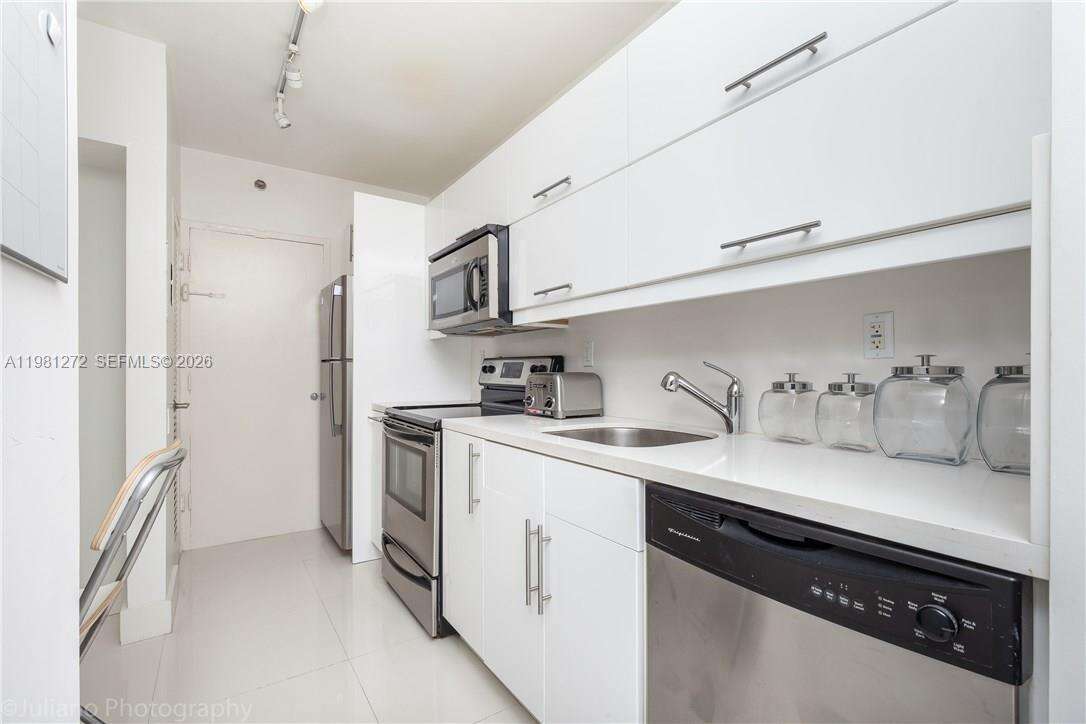 Decoplage Unit #806 | Picture 10