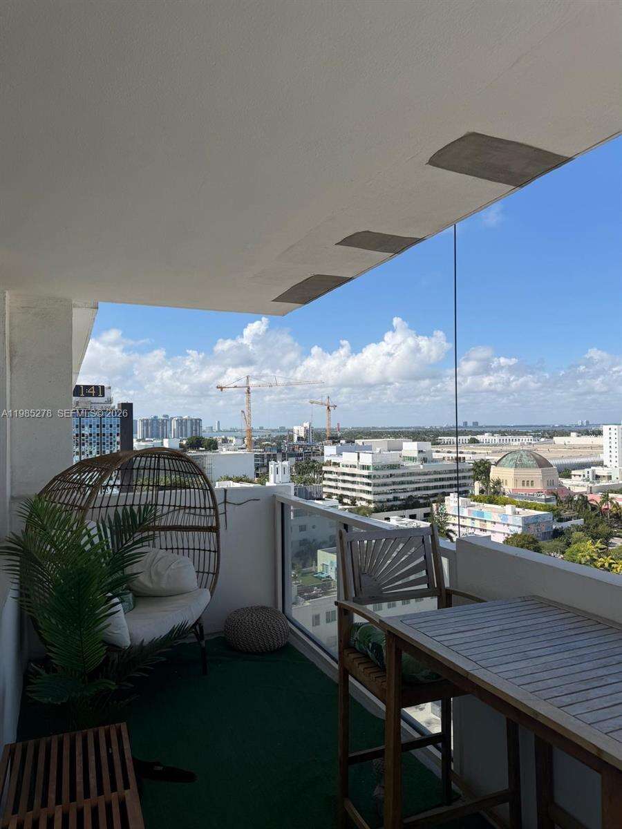 Decoplage Unit #1512 | Picture 8