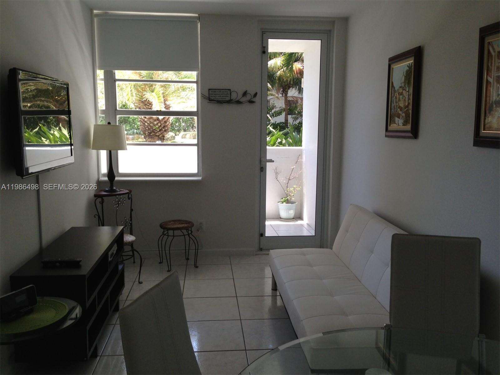 Decoplage Unit #336 | Picture 2