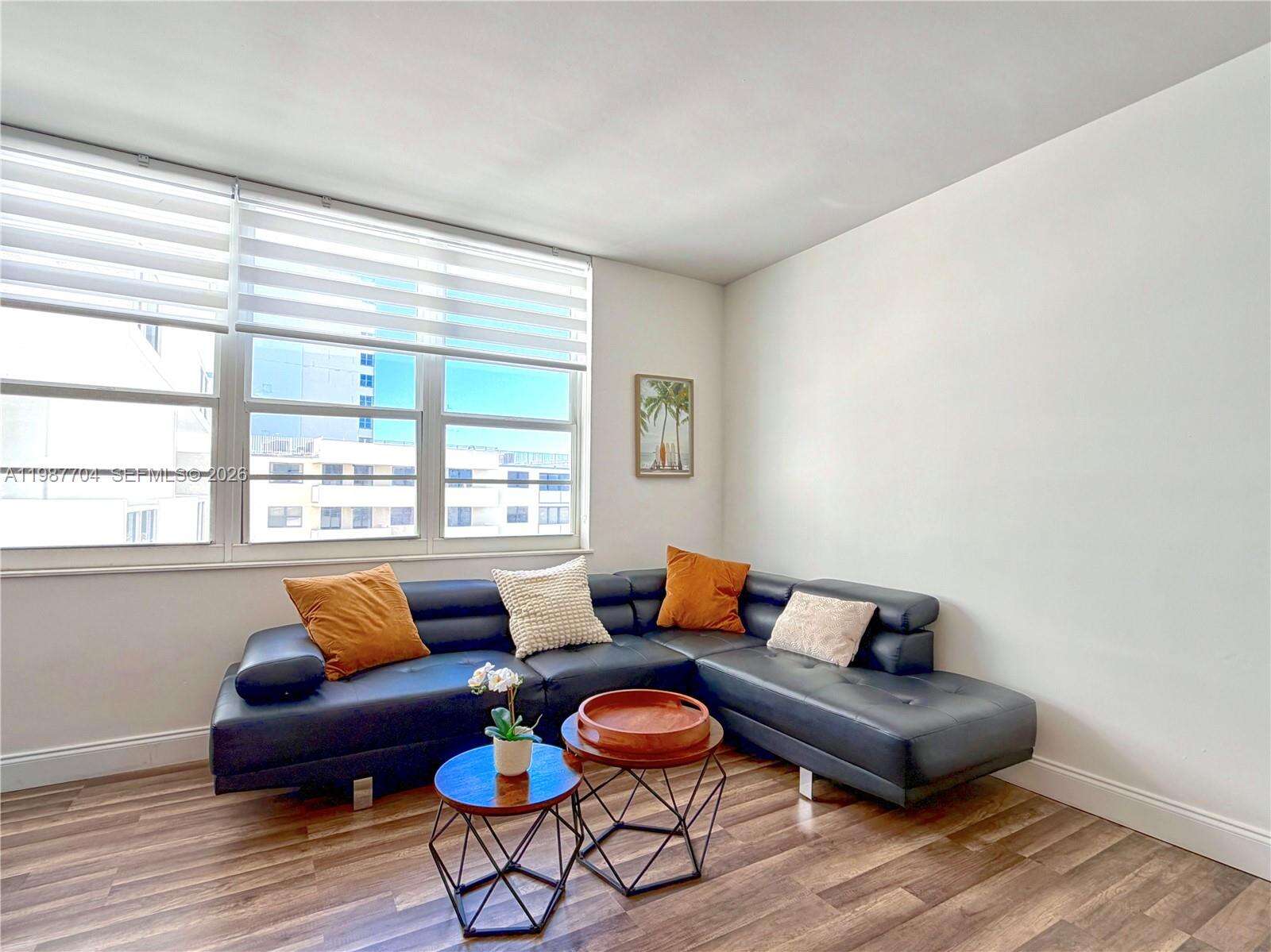 Decoplage Unit #901 | Picture 4