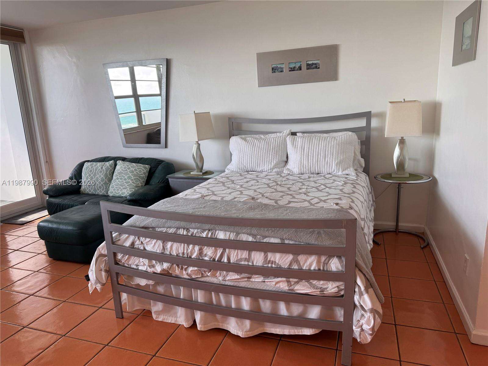 Decoplage Unit #836 | Picture 4