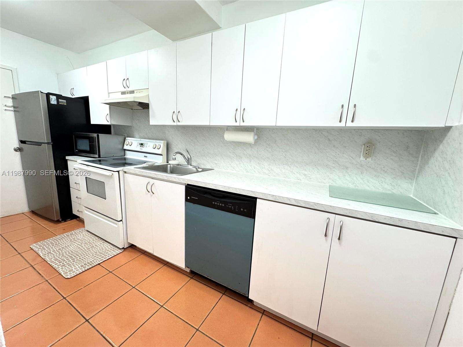 Decoplage Unit #836 | Picture 7