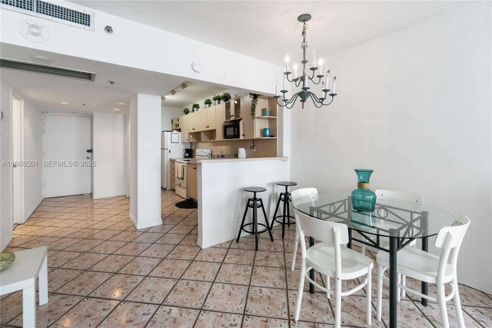 Decoplage Unit #818 | Picture 5