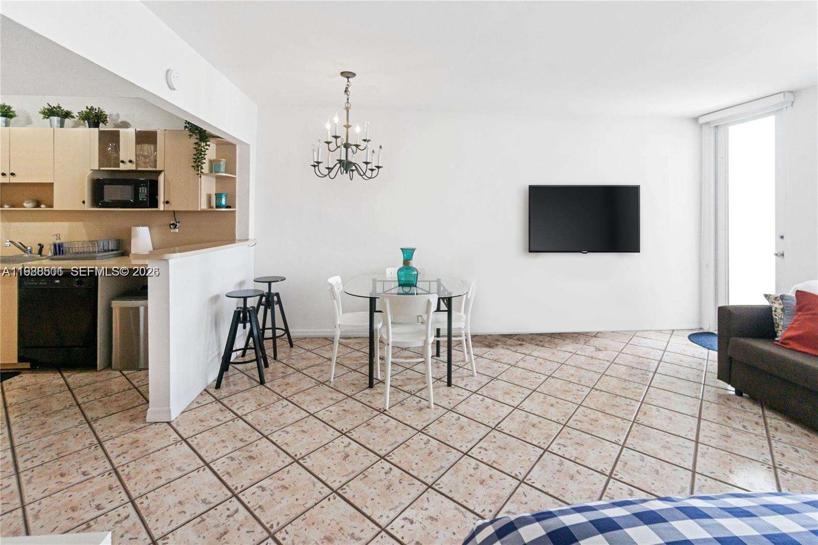 Decoplage Unit #818 | Picture 7