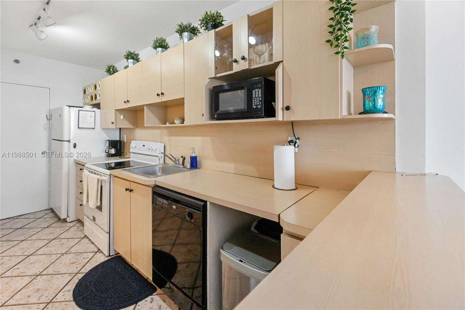 Decoplage Unit #818 | Picture 8