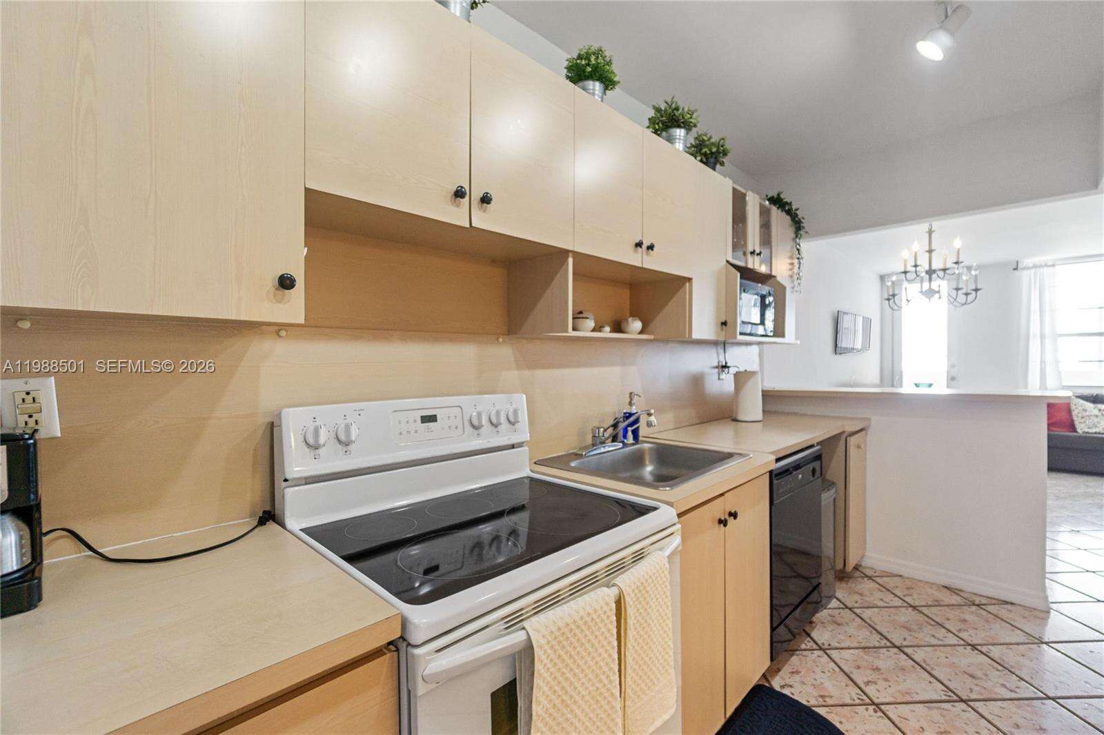 Decoplage Unit #818 | Picture 9