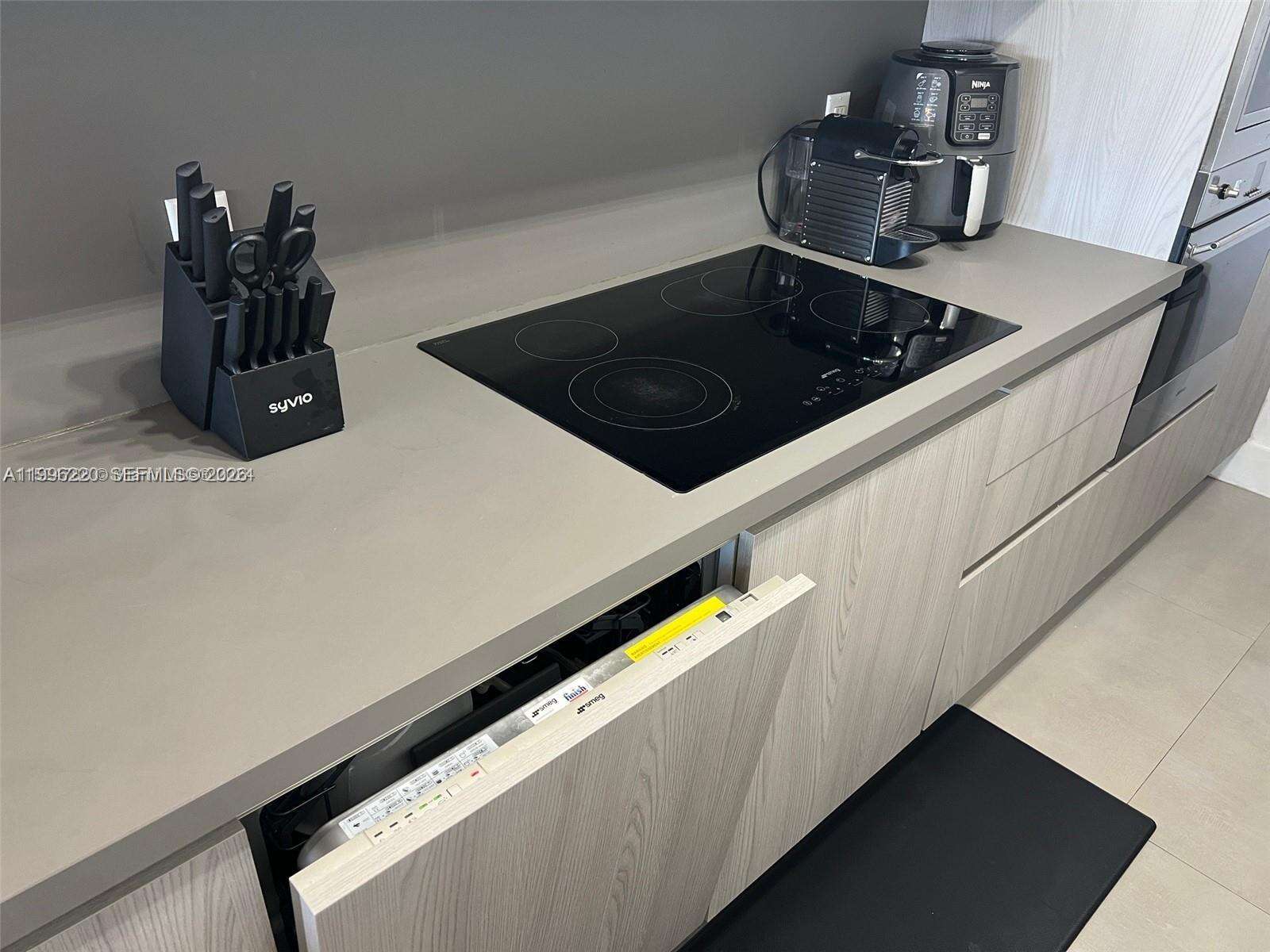 Decoplage Unit #620 | Picture 3