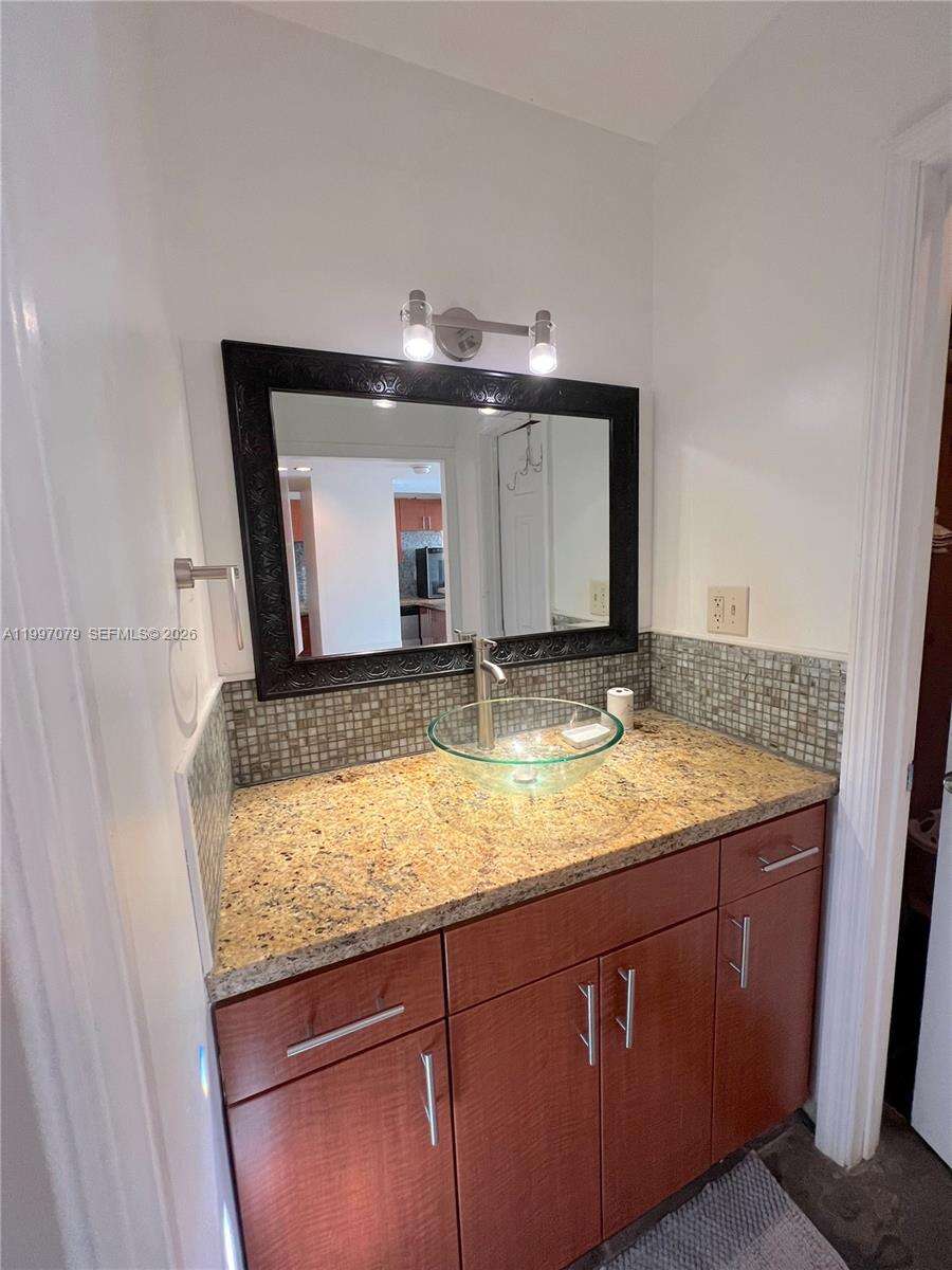 Decoplage Unit #1116 | Picture 20