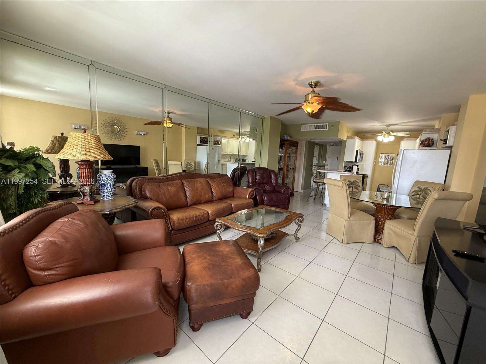 Decoplage Unit #422 | Picture 1