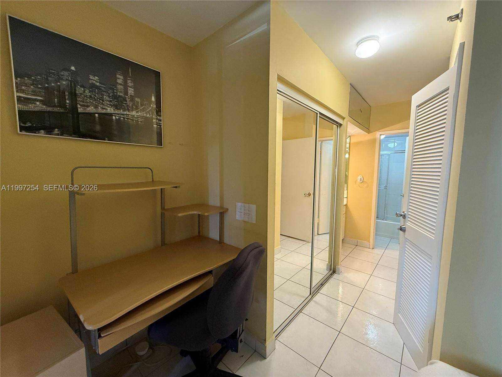 Decoplage Unit #422 | Picture 12