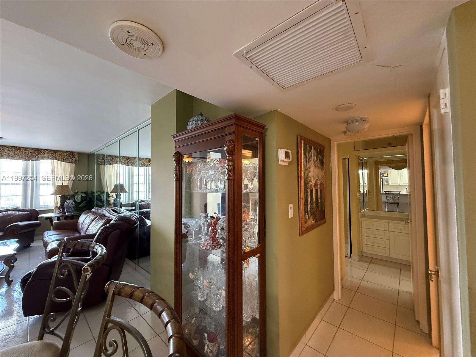 Decoplage Unit #422 | Picture 6