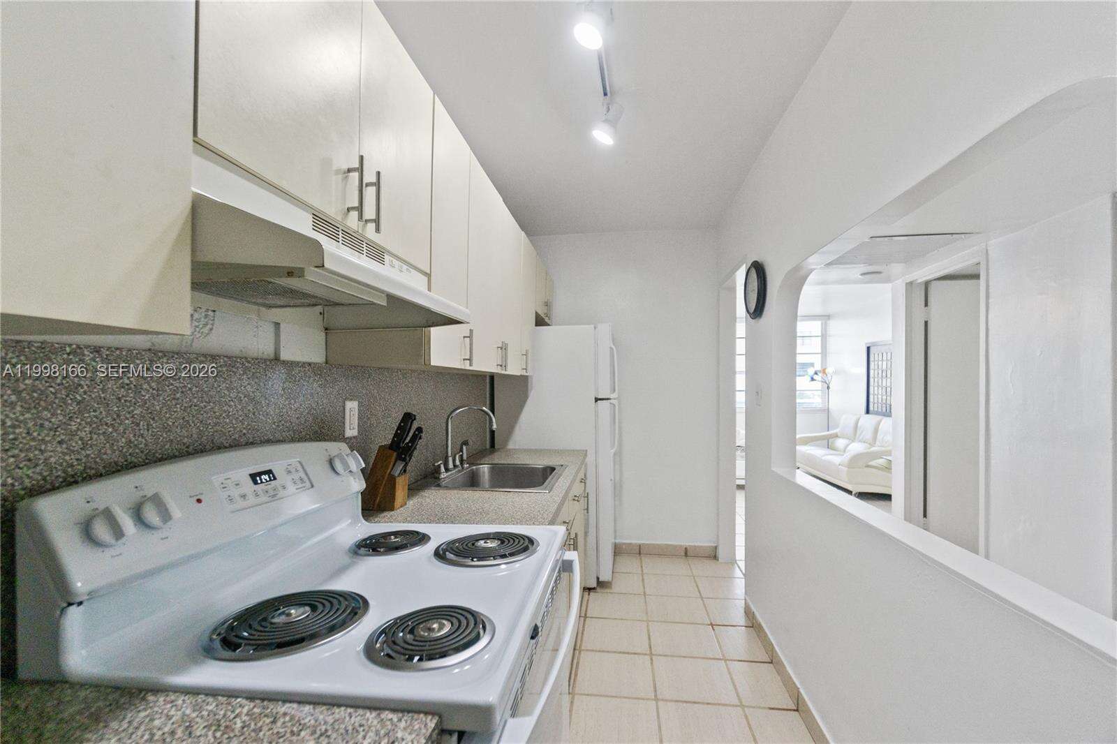 Decoplage Unit #734 | Picture 9