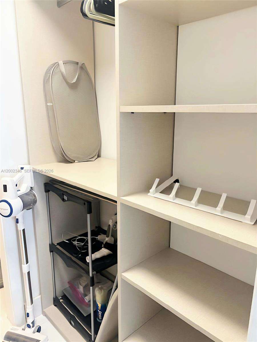 Decoplage Unit #927 | Picture 15