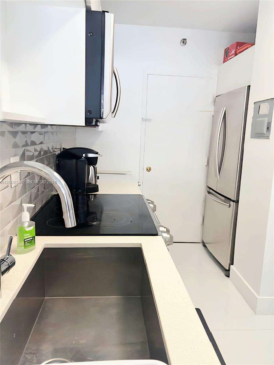 Decoplage Unit #927 | Picture 9