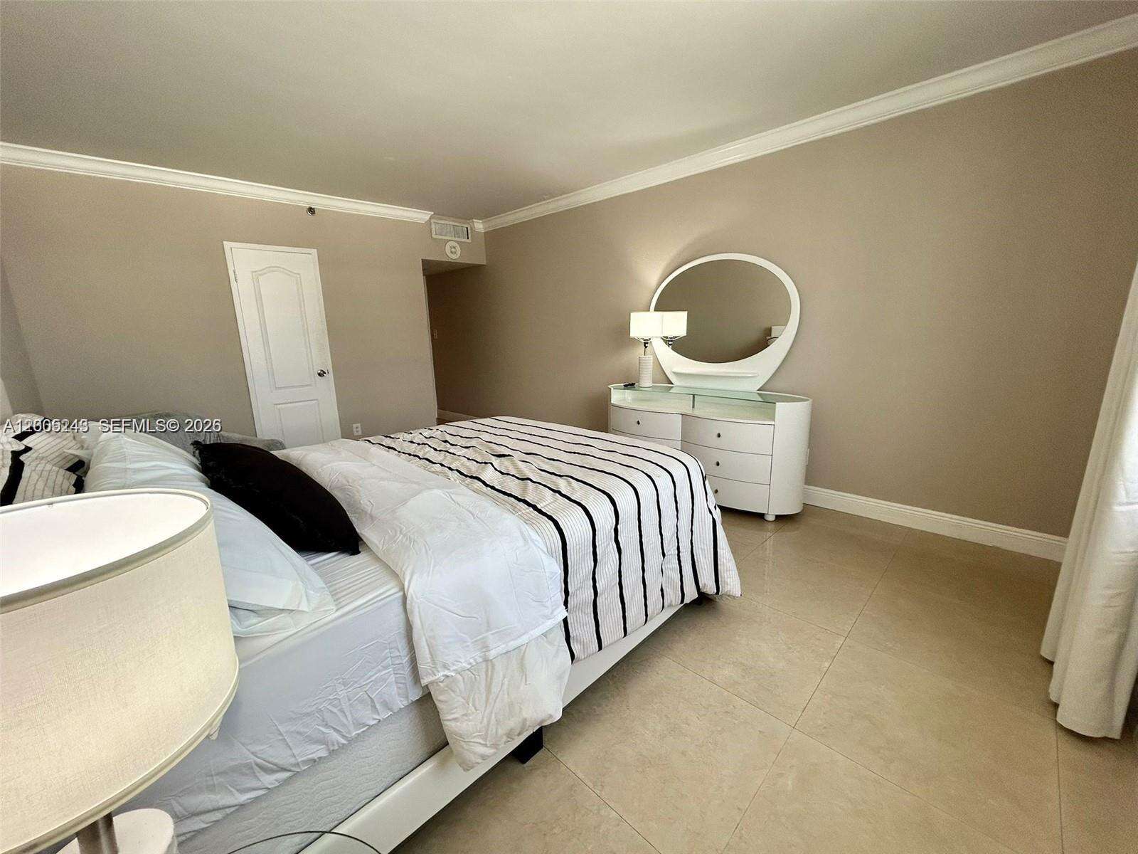 Decoplage Unit #1010 | Picture 7