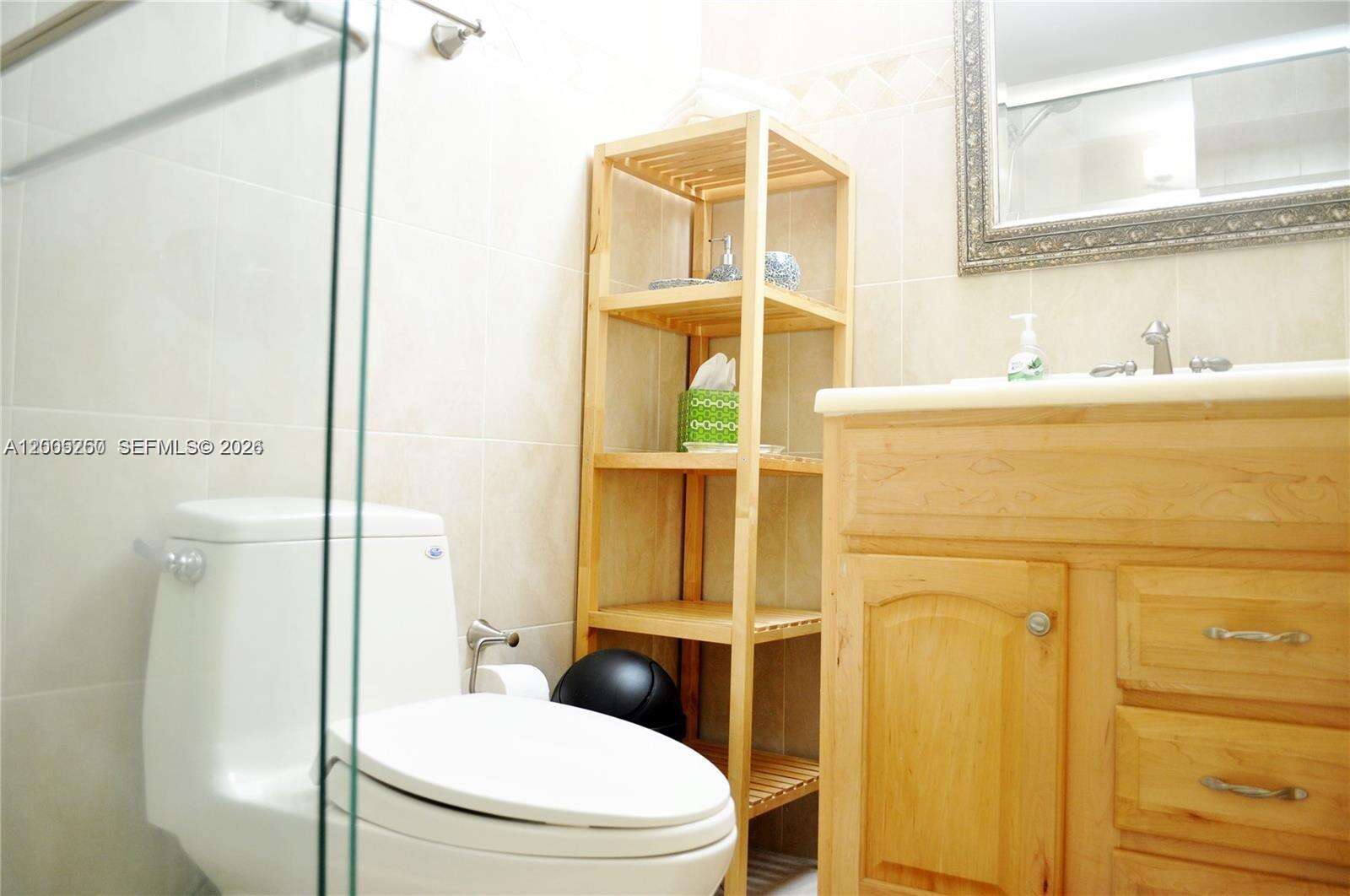 Decoplage Unit #534 | Picture 11