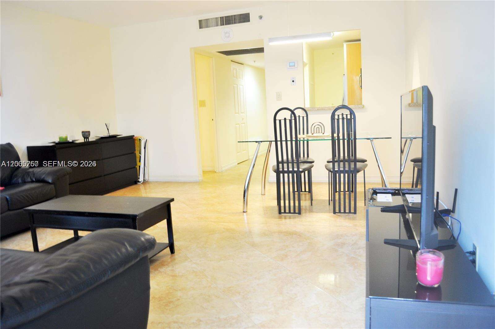 Decoplage Unit #534 | Picture 8