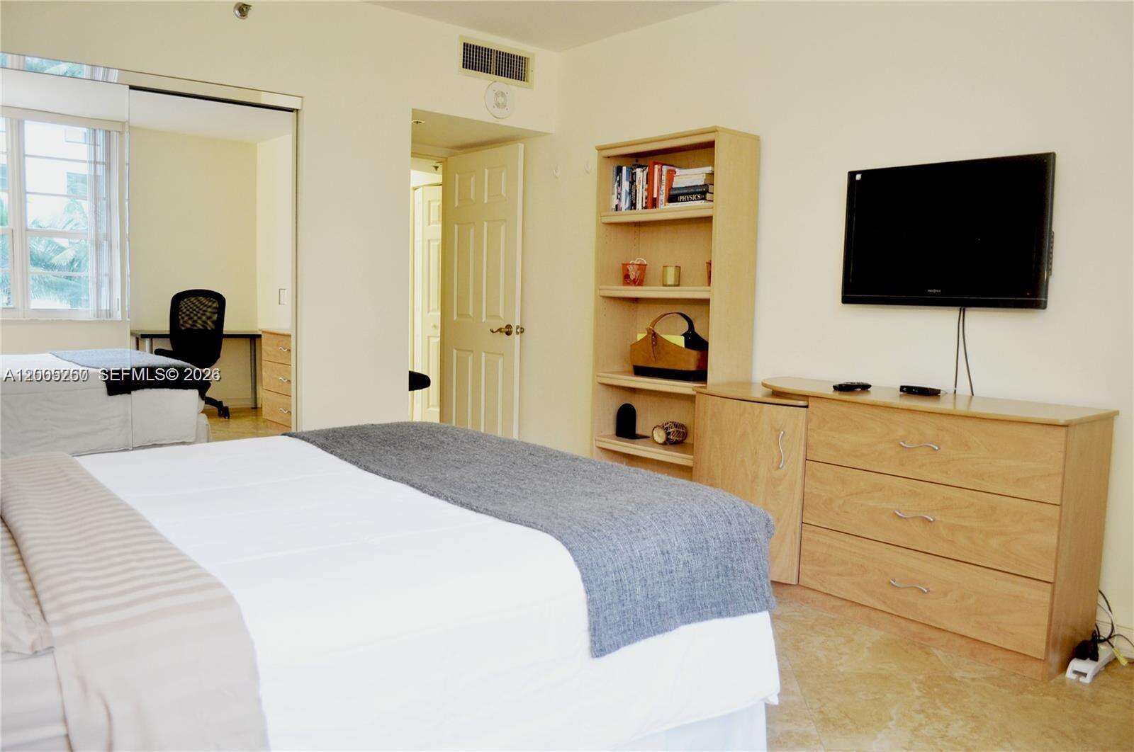 Decoplage Unit #534 | Picture 10