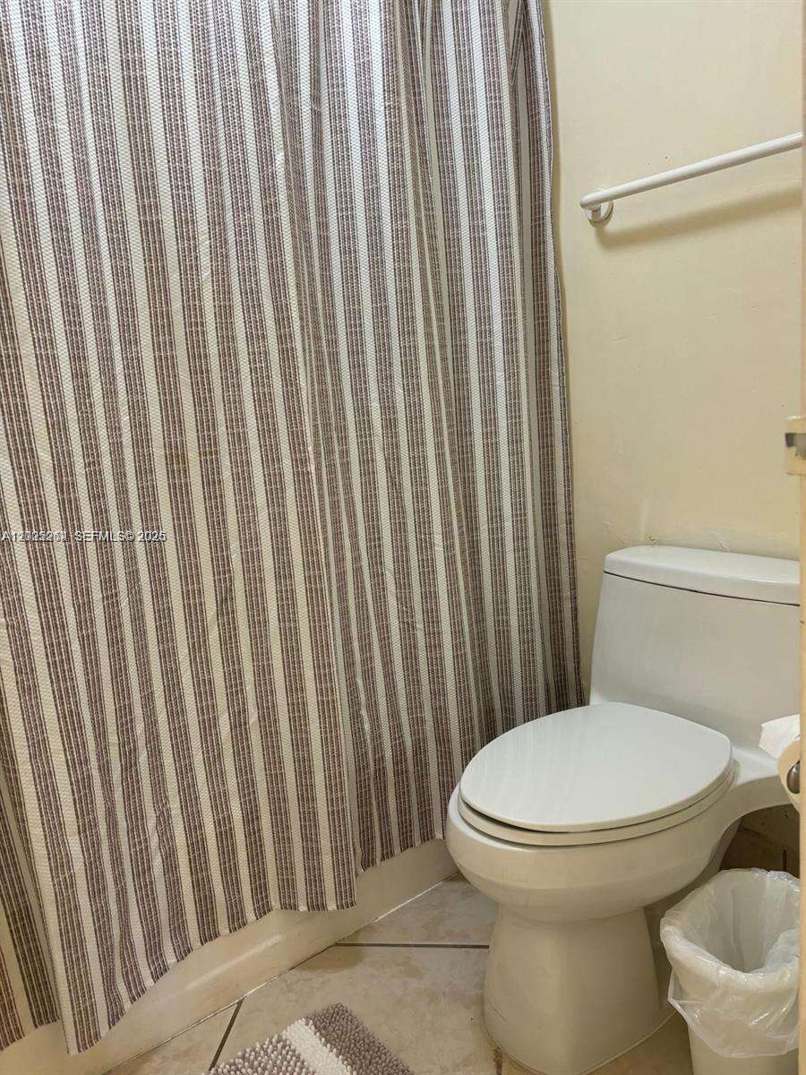 Decoplage Unit #731 | Picture 13