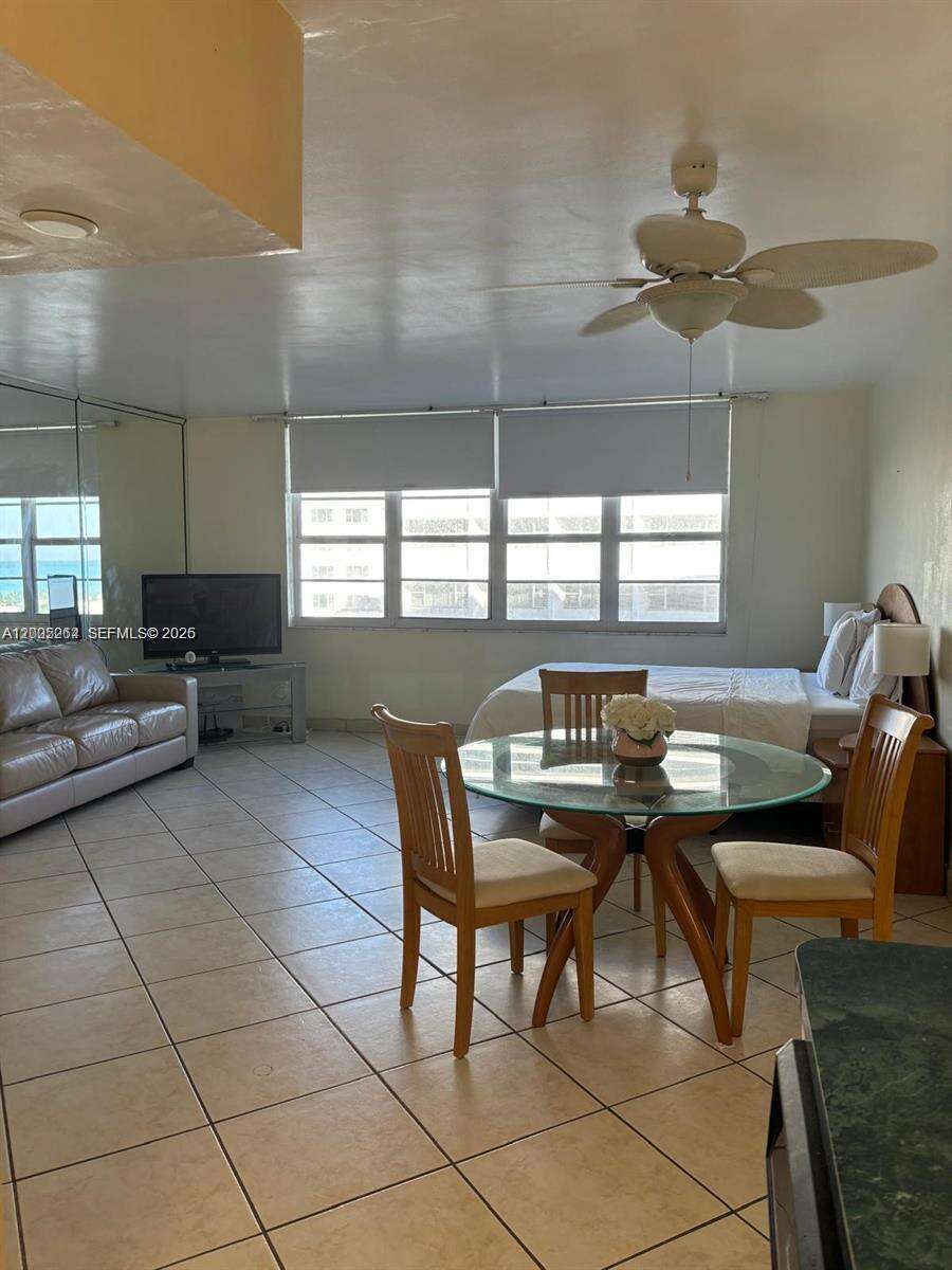 Decoplage Unit #731 | Picture 4