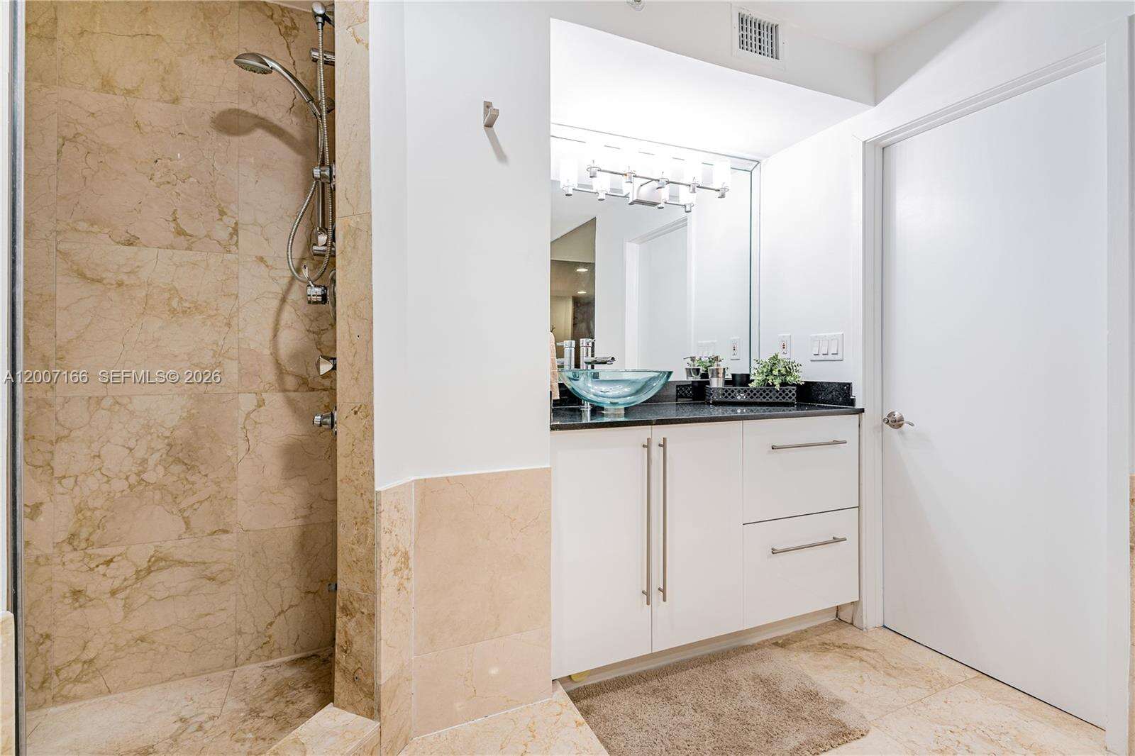 Decoplage Unit #944 | Picture 17