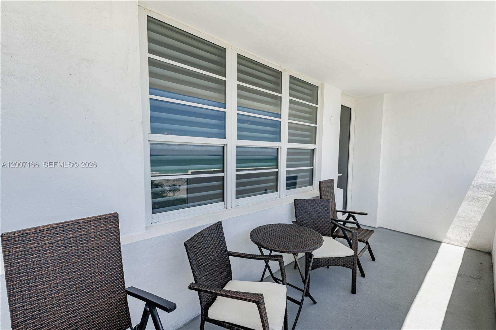 Decoplage Unit #944 | Picture 22